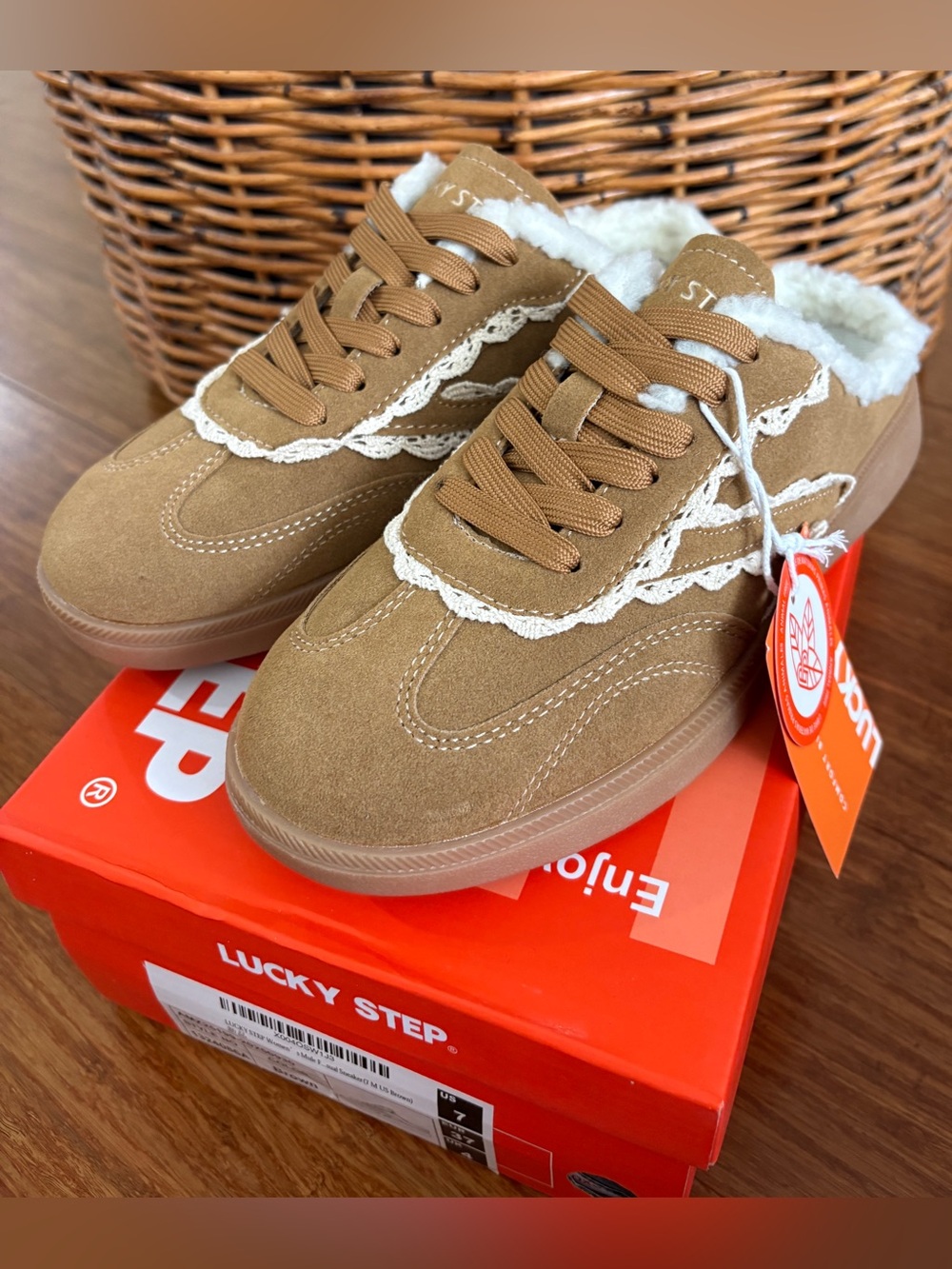 NWT Lucky Step Sneaker Mule Camel Tan Suede Cream Lace Trim Sherpa Lined SZ 7